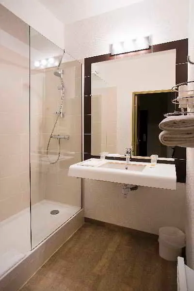 Aparthotel Kyriad Chambery Centre - Hotel Et Residence
