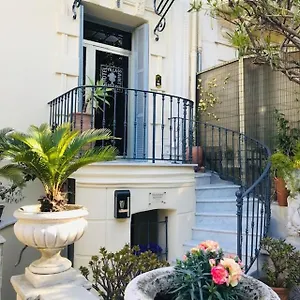 ** Hotel Saint Hubert France