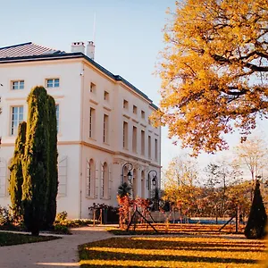 **** Hotel Chateau De Longpre France