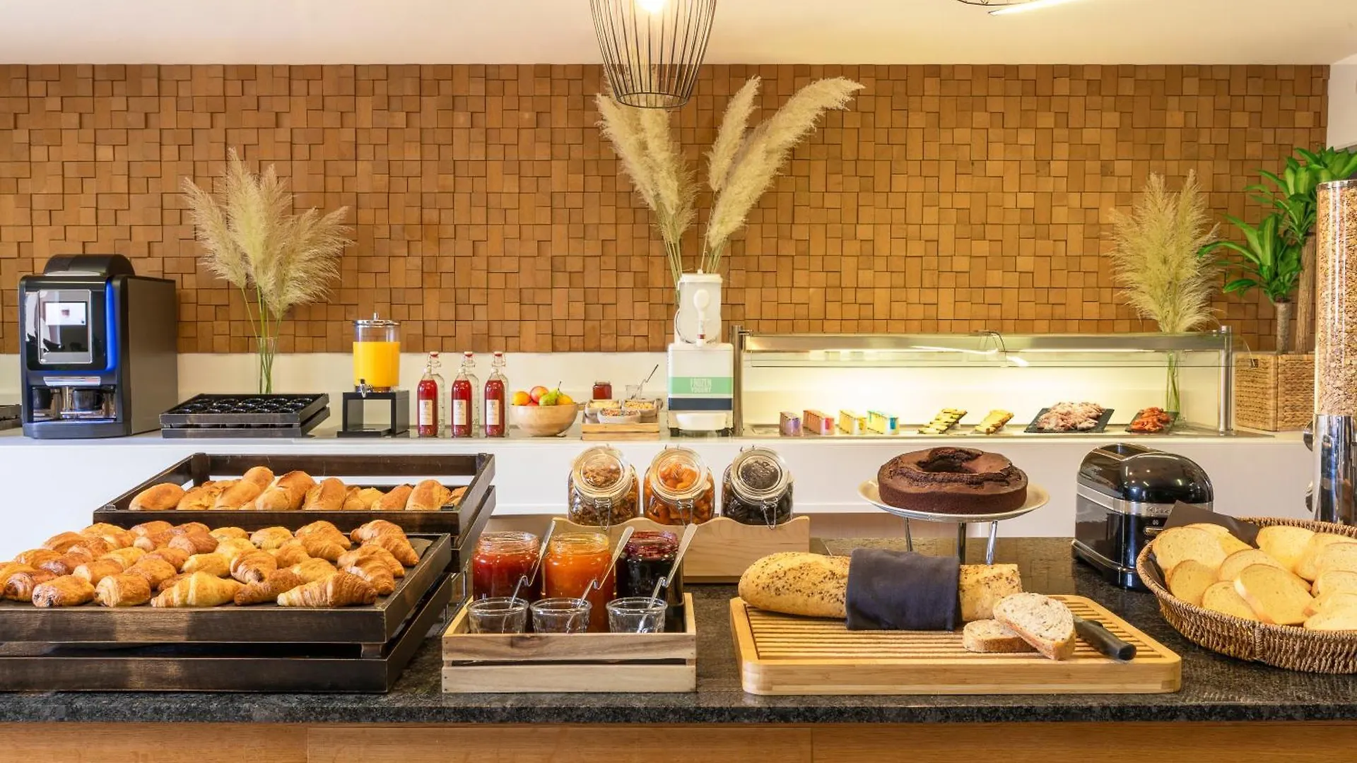 Kyriad Chambery Centre - Hotel Et Residence France