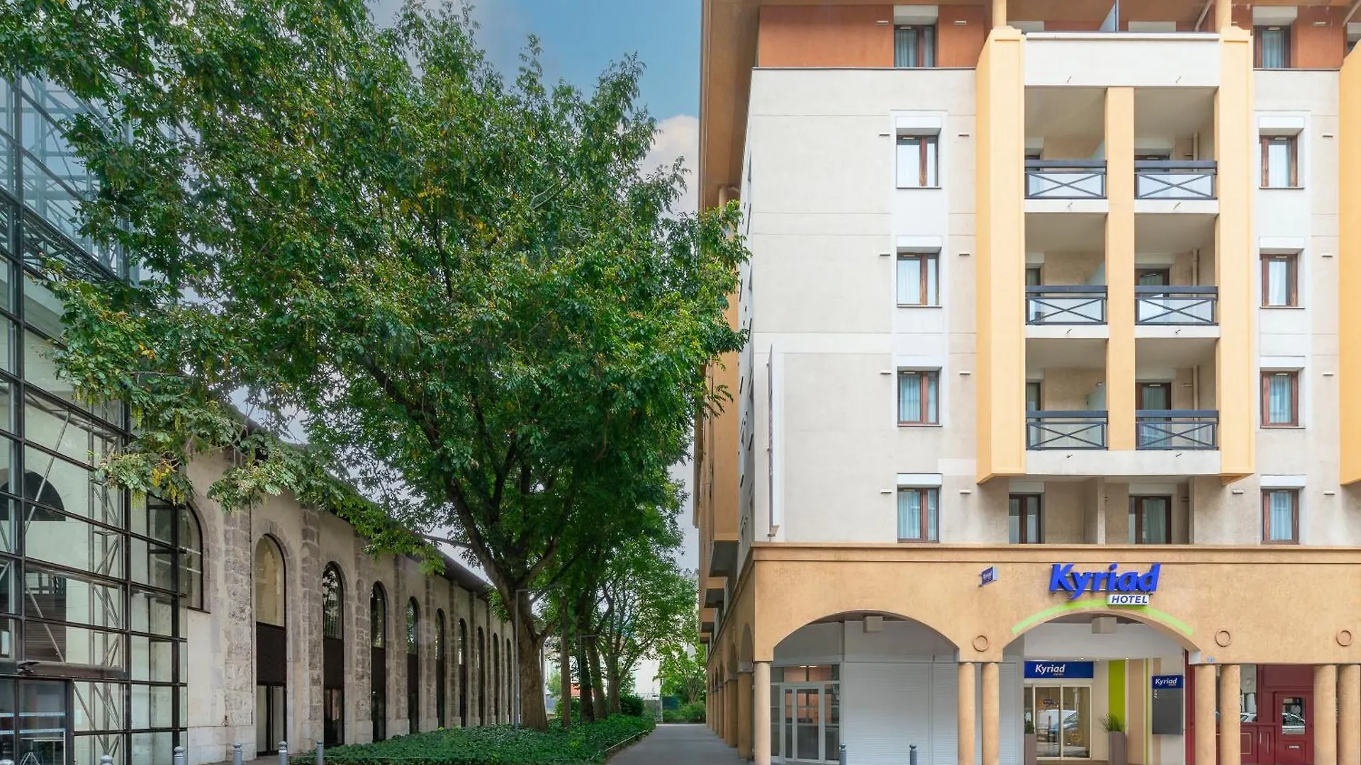 Apart-hotel Kyriad Chambéry Centre - Hôtel et Résidence