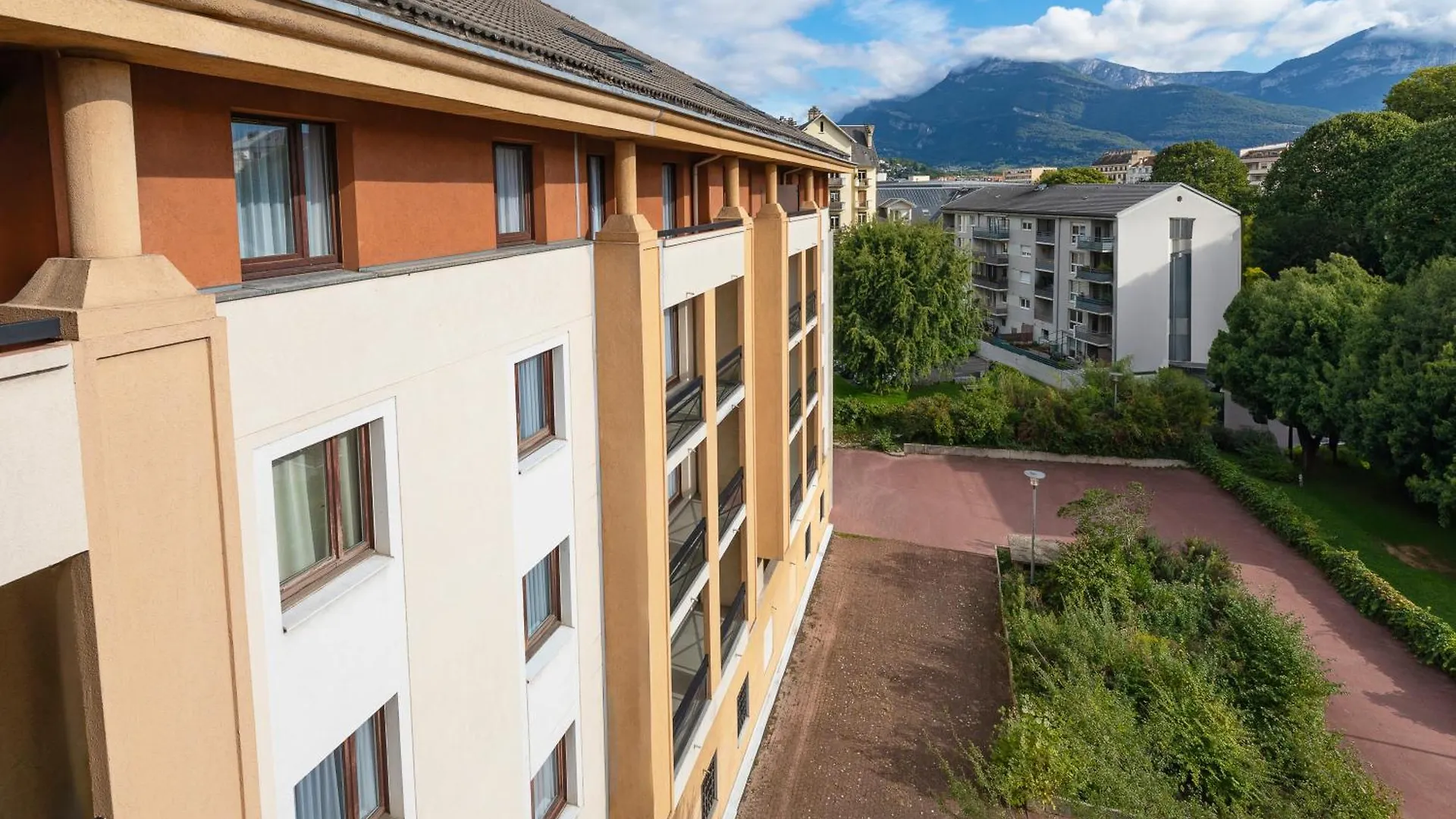 Kyriad Chambéry Centre - Hôtel et Résidence 3*,