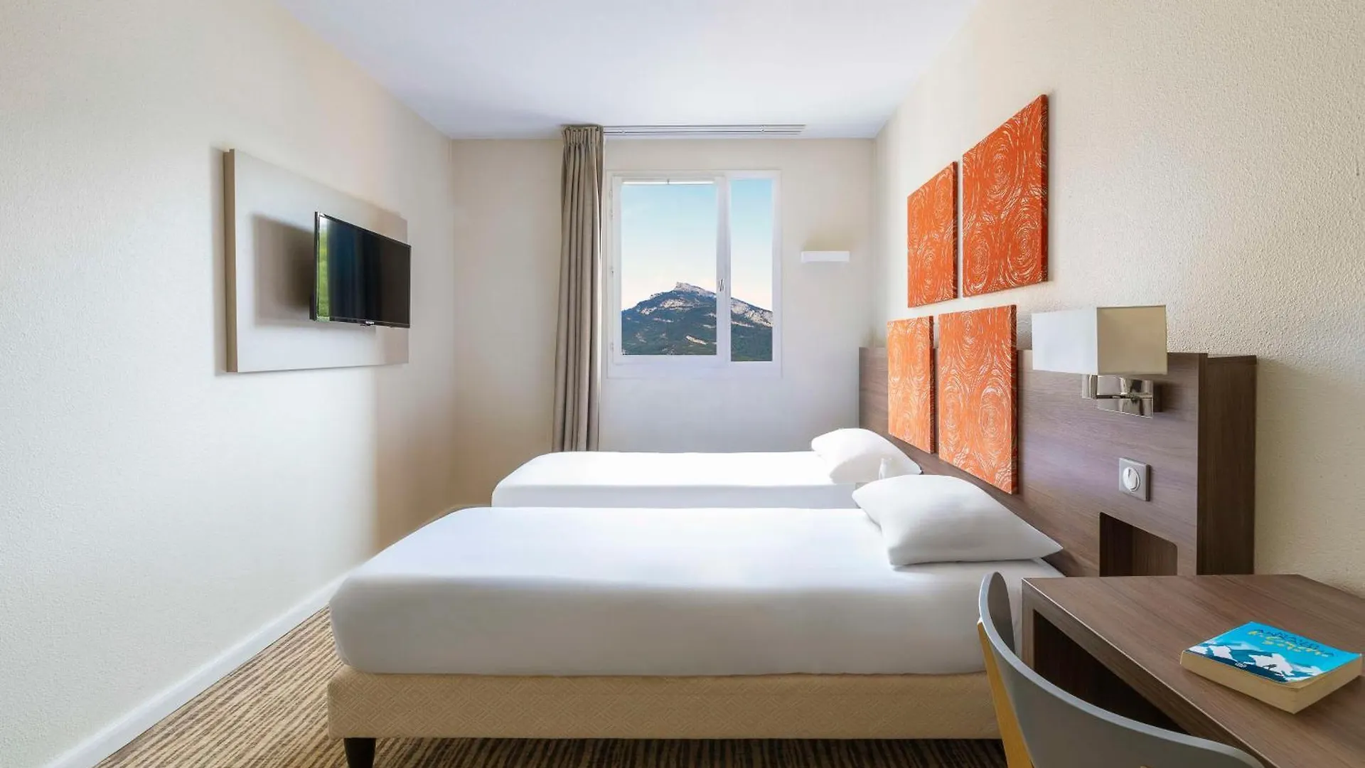 Kyriad Chambery Centre - Hotel Et Residence France