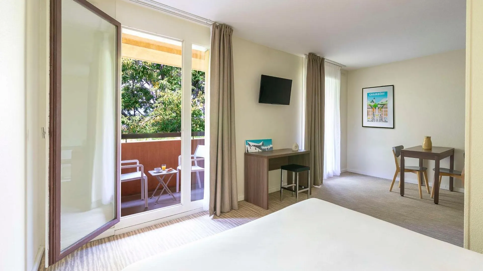 Kyriad Chambery Centre - Hotel Et Residence 3*,  France