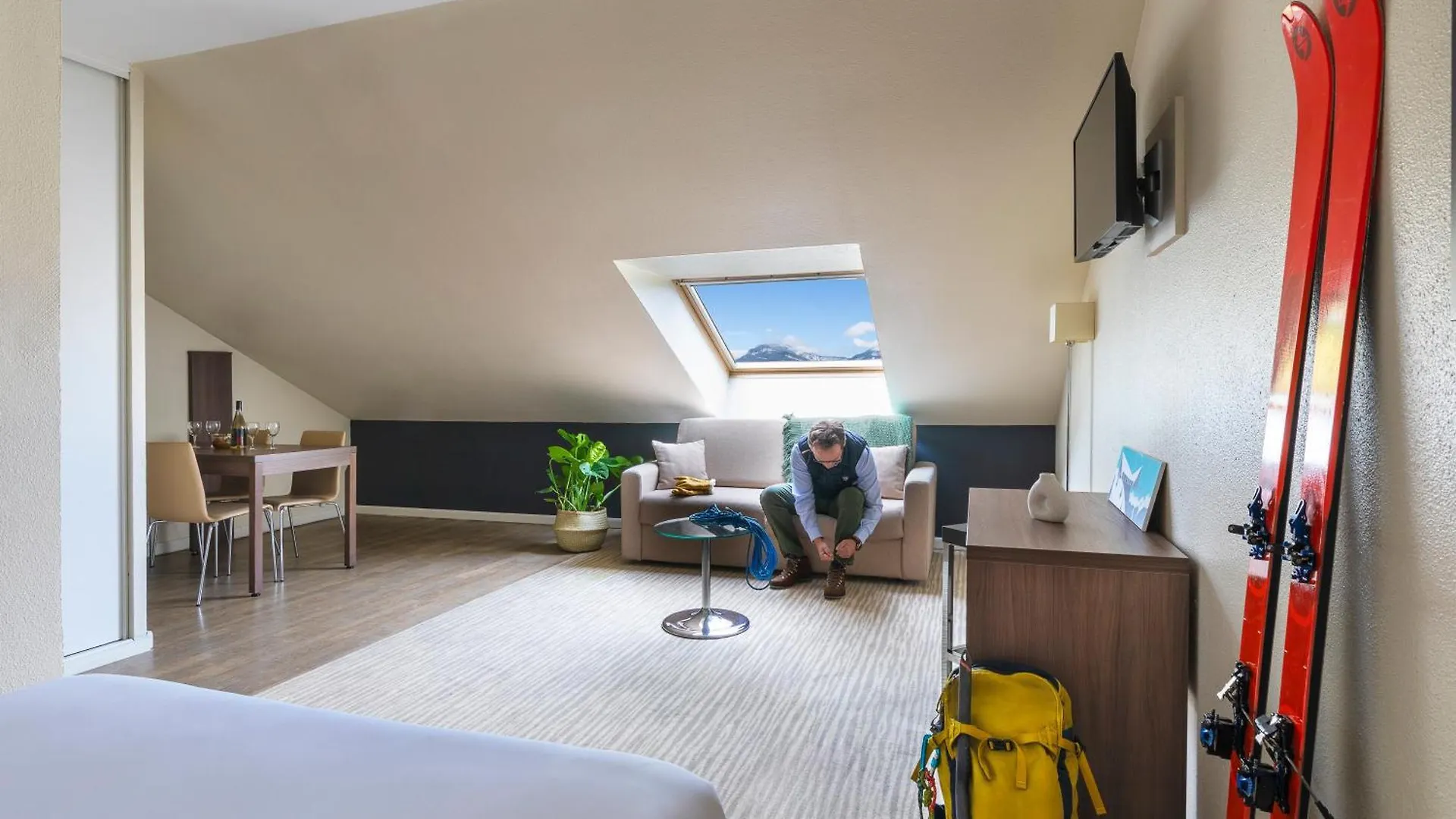Kyriad Chambery Centre - Hotel Et Residence 3*,  France