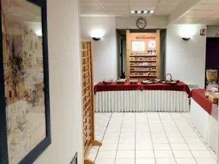 Aparthotel Kyriad Chambery Centre - Hotel Et Residence