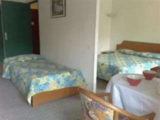 Kyriad Chambery Centre - Hotel Et Residence Aparthotel