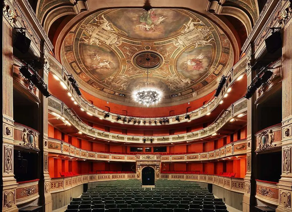 Kyriad Chambery Centre - Hotel Et Residence France